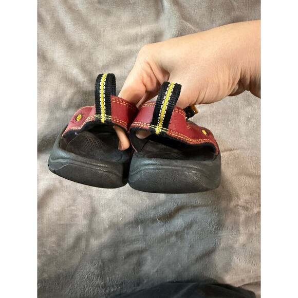 Keen Newport H2‎ Sport Sandal Kid's Size 5 EU 38 Red Closed Toe Hook & Loop Red - Picture 3 of 6